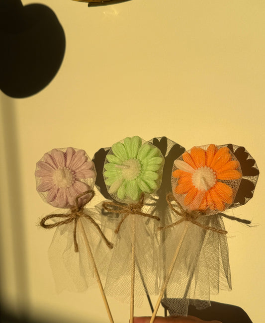 Blooming Daisy Candle Bouquet